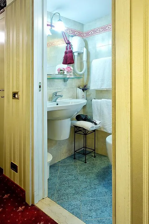 Ca' Della Loggia Bed & Breakfast Venice 2*,