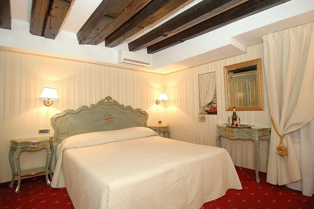 Ca' Della Loggia Bed & Breakfast Venice