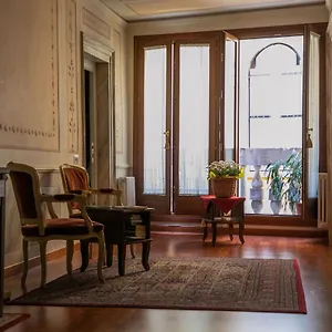 https://hidden-gem-in-venice.hotelslidodijesolo.com