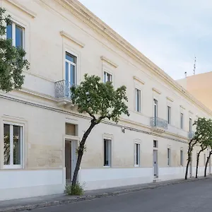 https://palazzo-ricciardi-residence.lecce-hotels.com