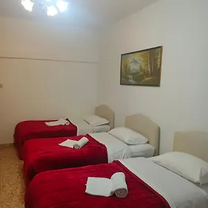 https://hostelroma.it-romehotels.com