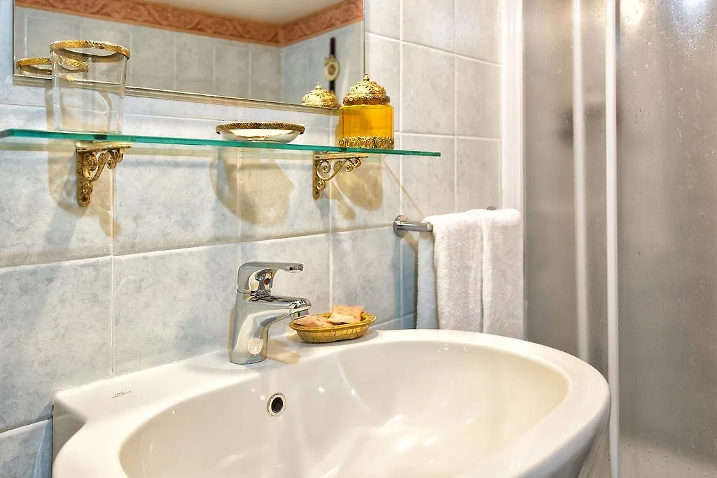 Ca' Della Loggia Bed & Breakfast Venice 2*,  Italy
