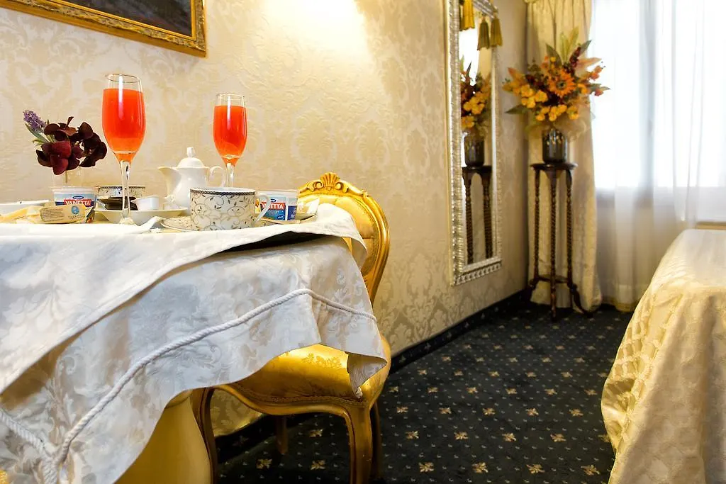 Ca' Della Loggia Acomodação com café da manhã Veneza 2*,