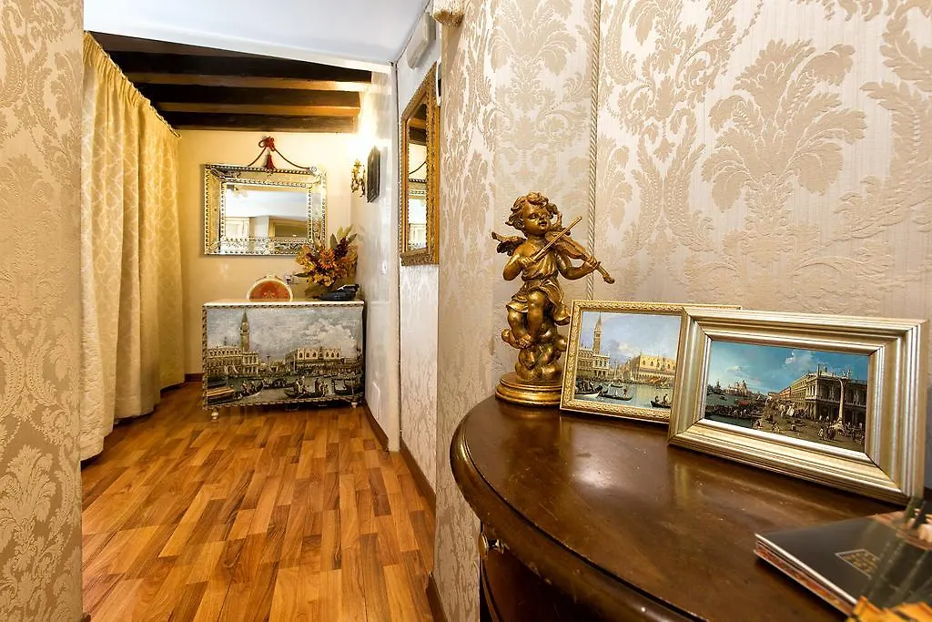 Ca' Della Loggia Bed & Breakfast Venice