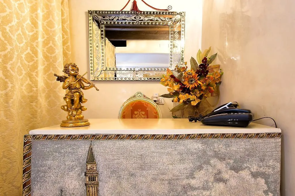 Ca' Della Loggia Bed & Breakfast Venice