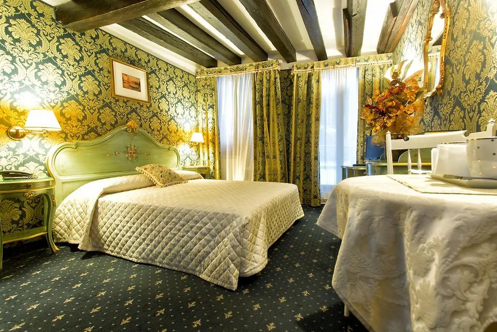 **  Ca' Della Loggia Bed & Breakfast Venice Italy